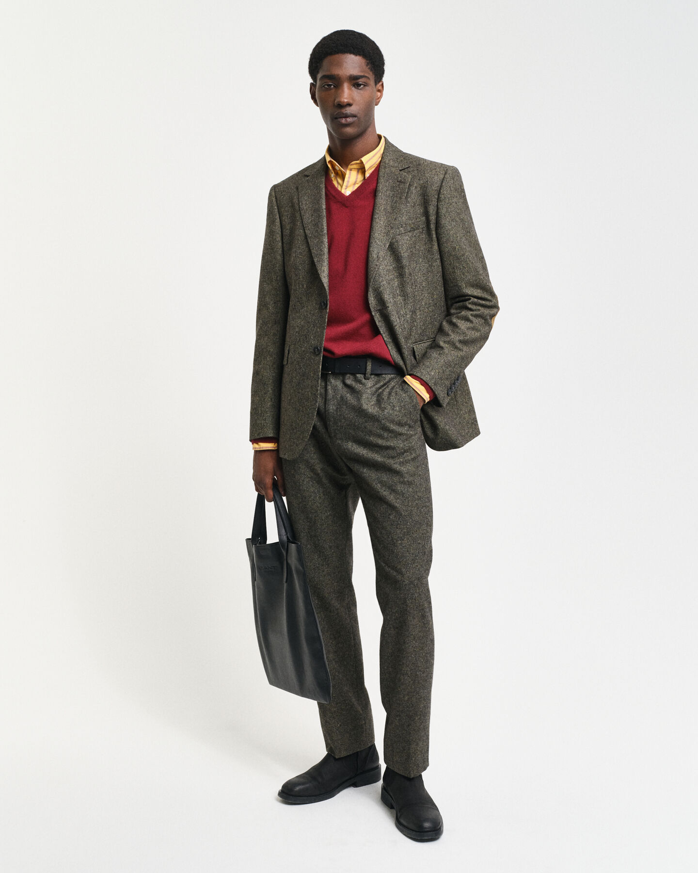 Jersey de cuello de pico en lana de oveja muy fina