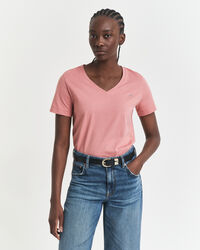 Camiseta Shield con cuello de pico