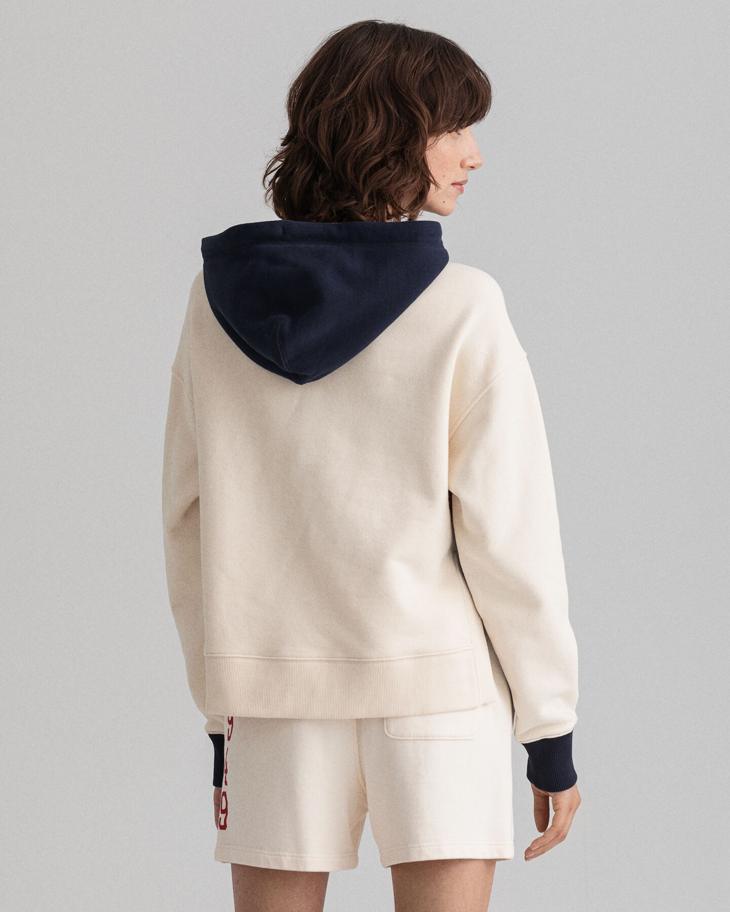 Sudadera con capucha con bloques de color