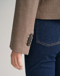 Chaqueta corta tipo americana de lana