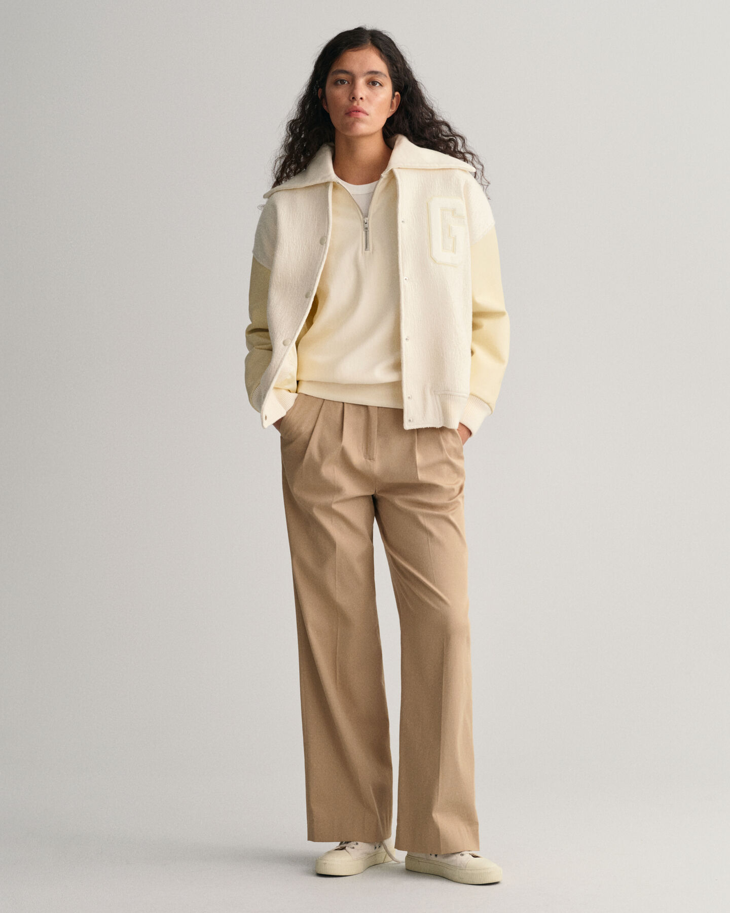 Sudadera Sportswear con cuello y media cremallera