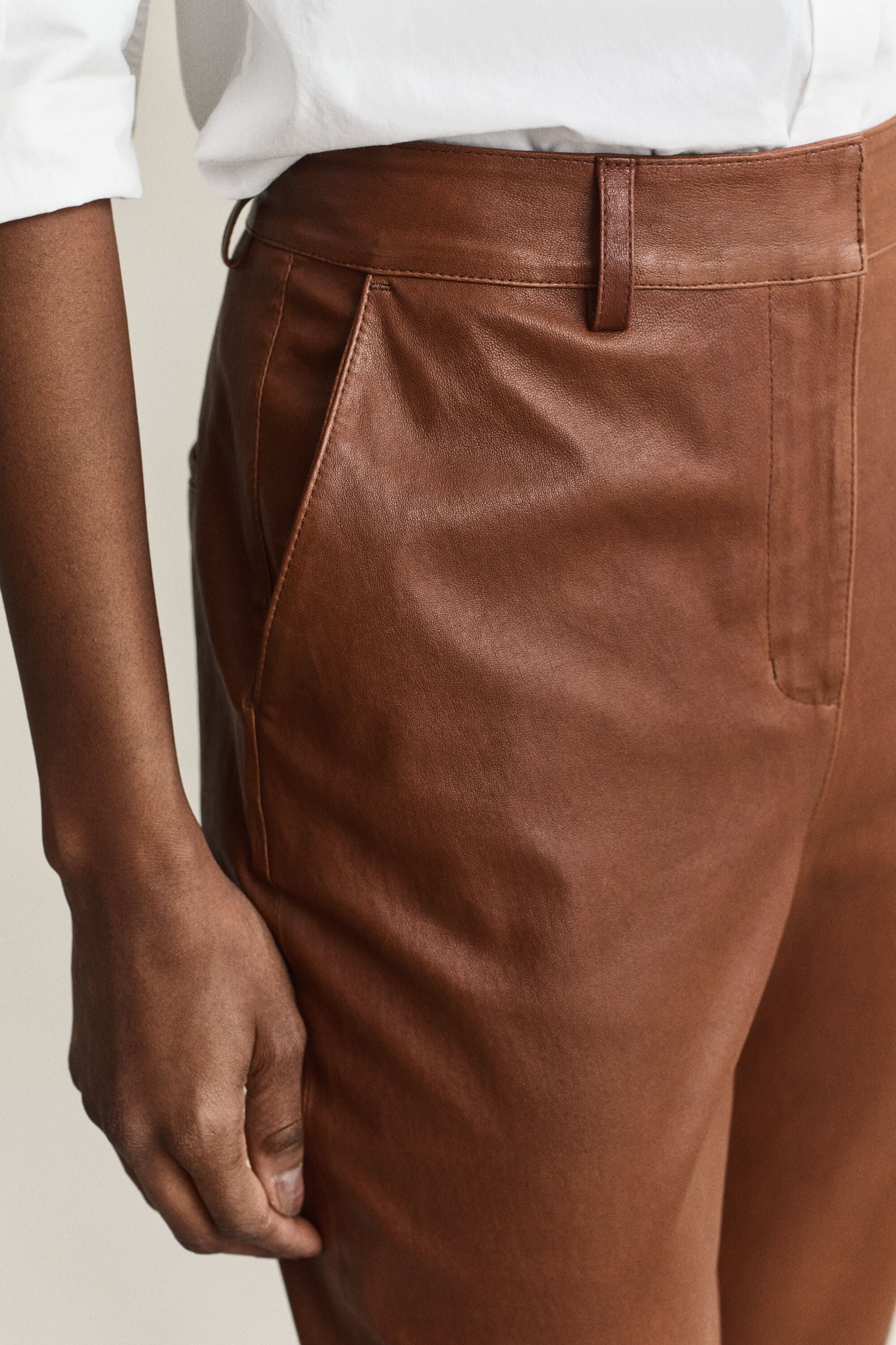 Pantalones acampanados de piel