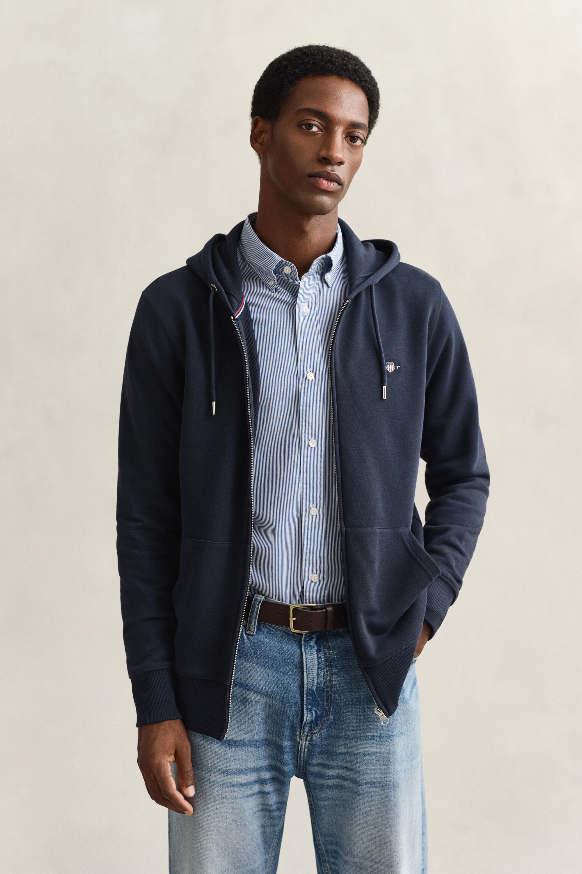 Sudadera con capucha y cremallera Shield