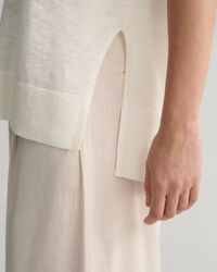 Chaleco en mezcla de lino con cuello de pico