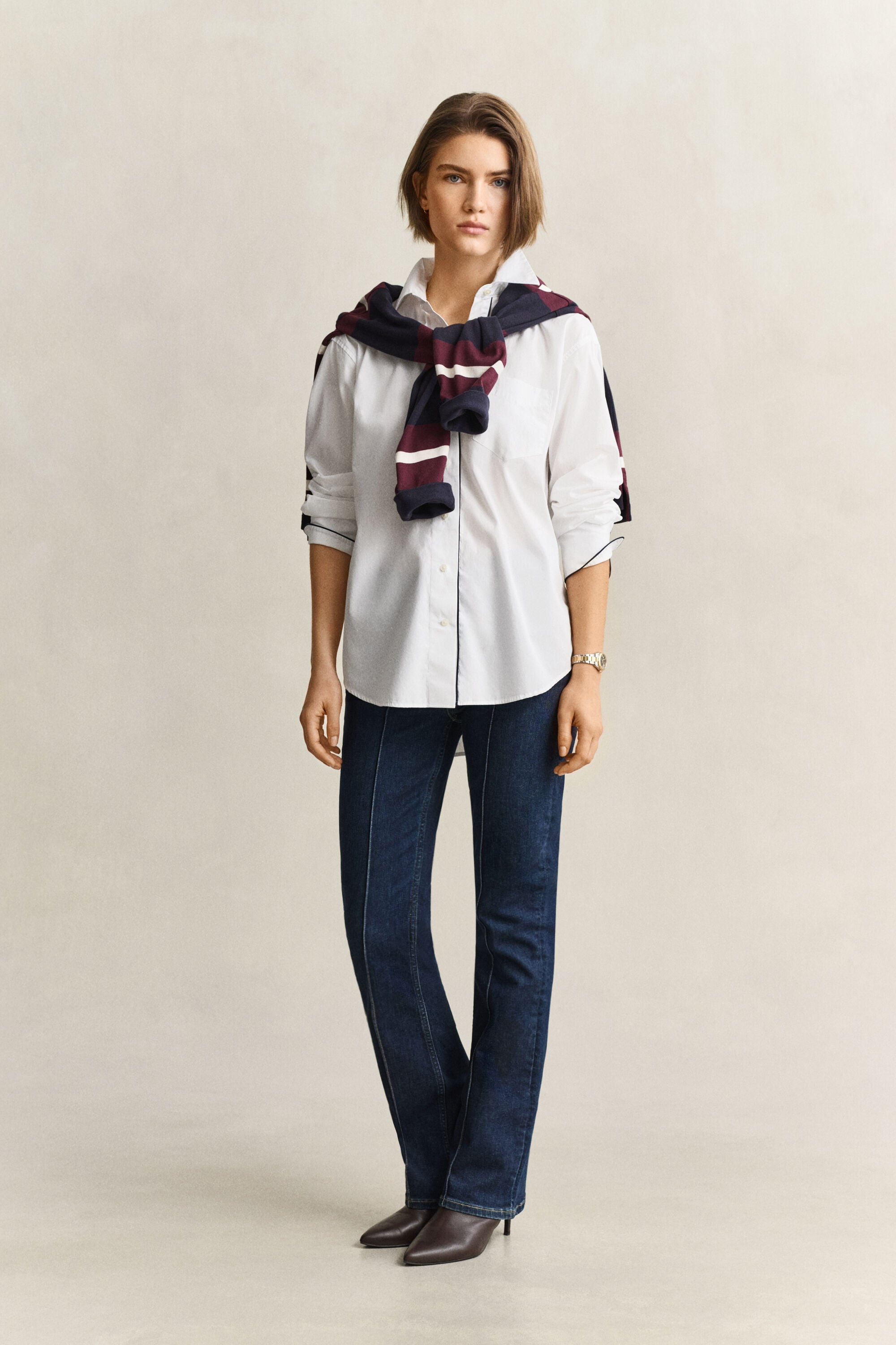 Camisa con detalle de ribetes