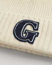 Gorro con insignia G