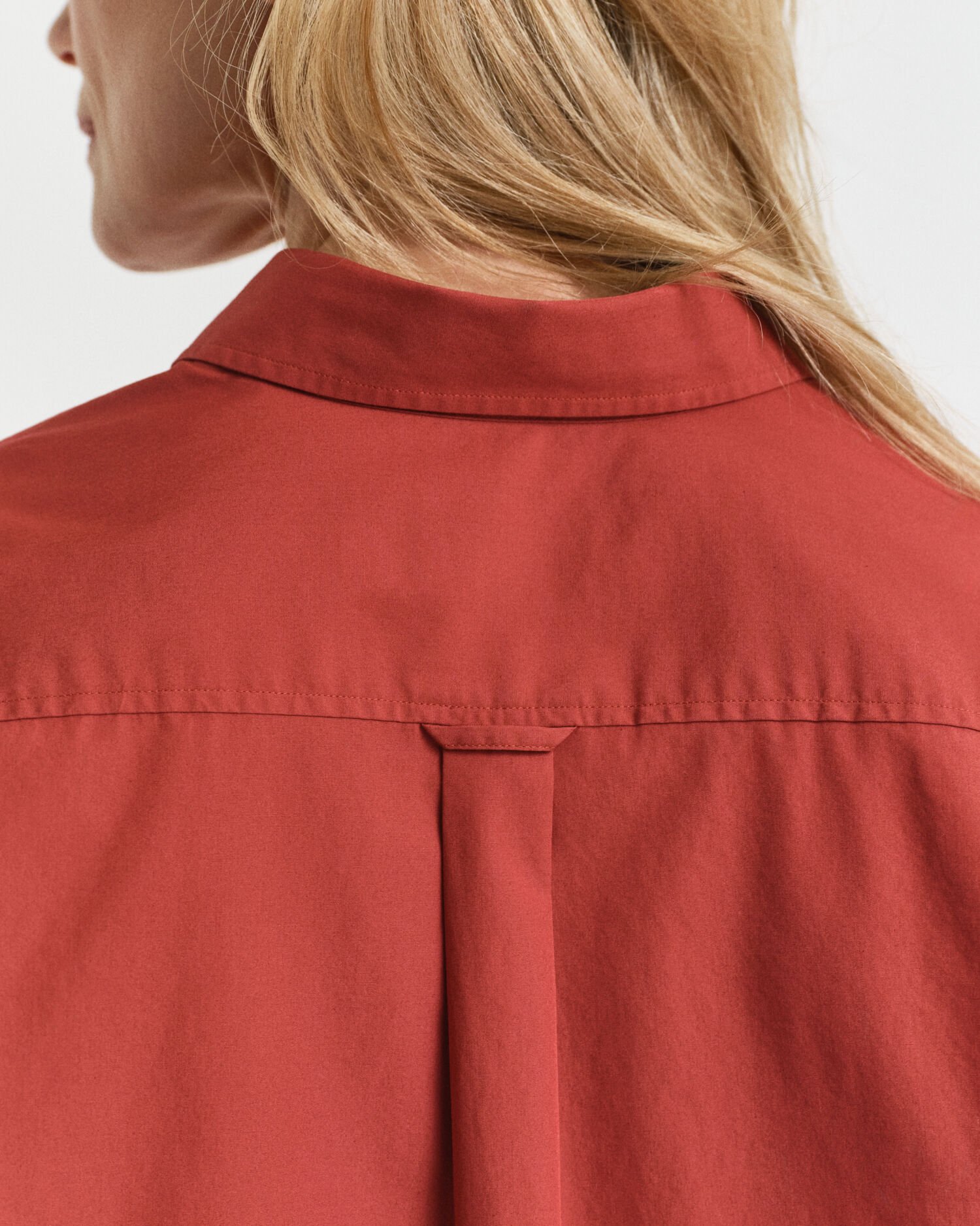 Camisa Relaxed Fit clásica de popelina