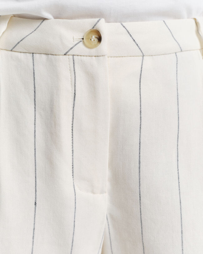 Pantalones cortos de lino con raya diplomática