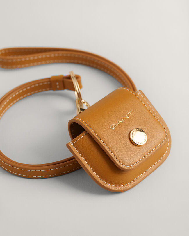 Bolso al cuello de piel