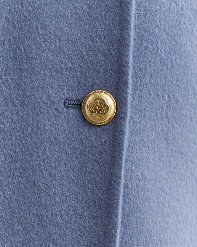 Chaquetón con detalle cosido a mano