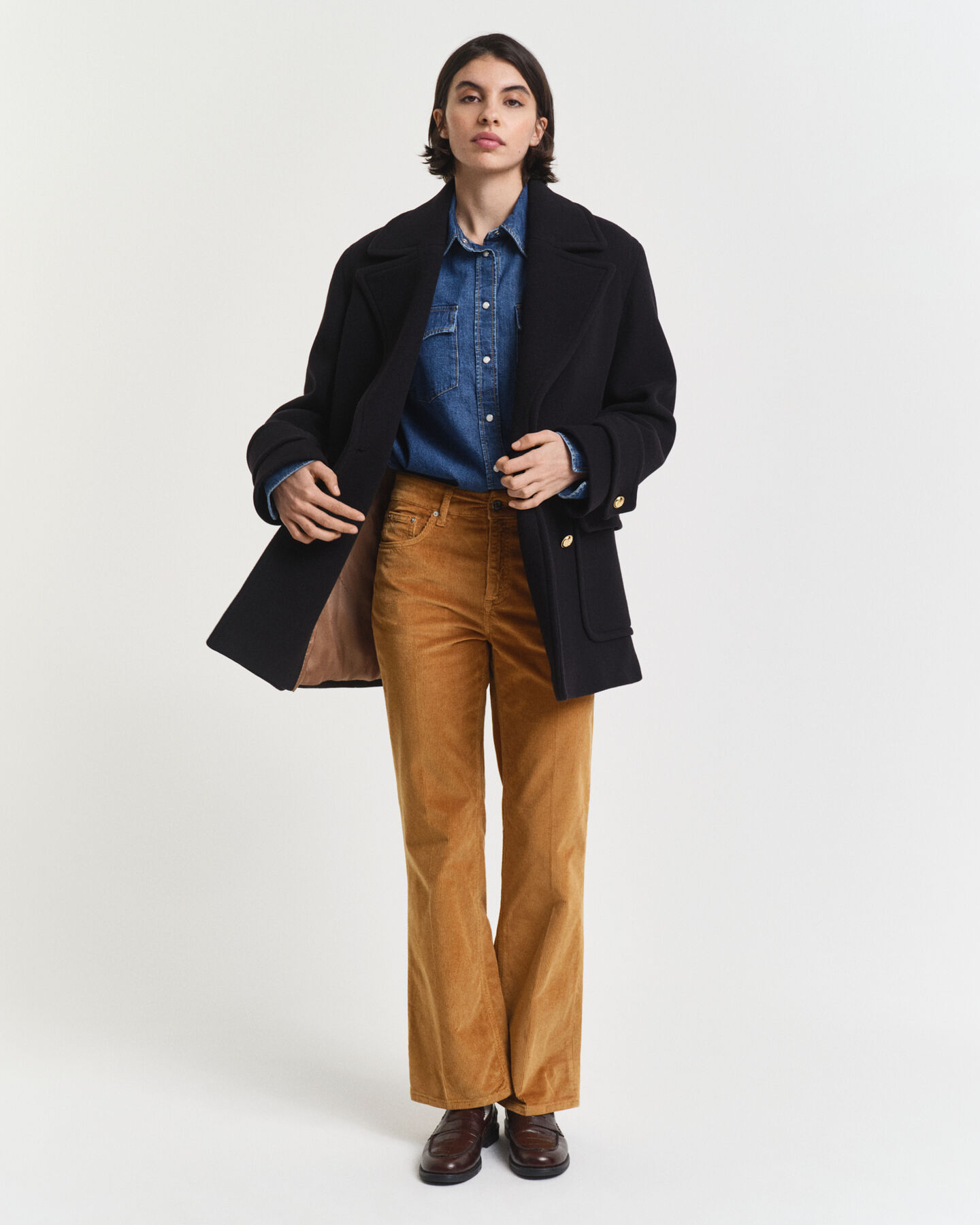 Vaqueros acampanados de pana