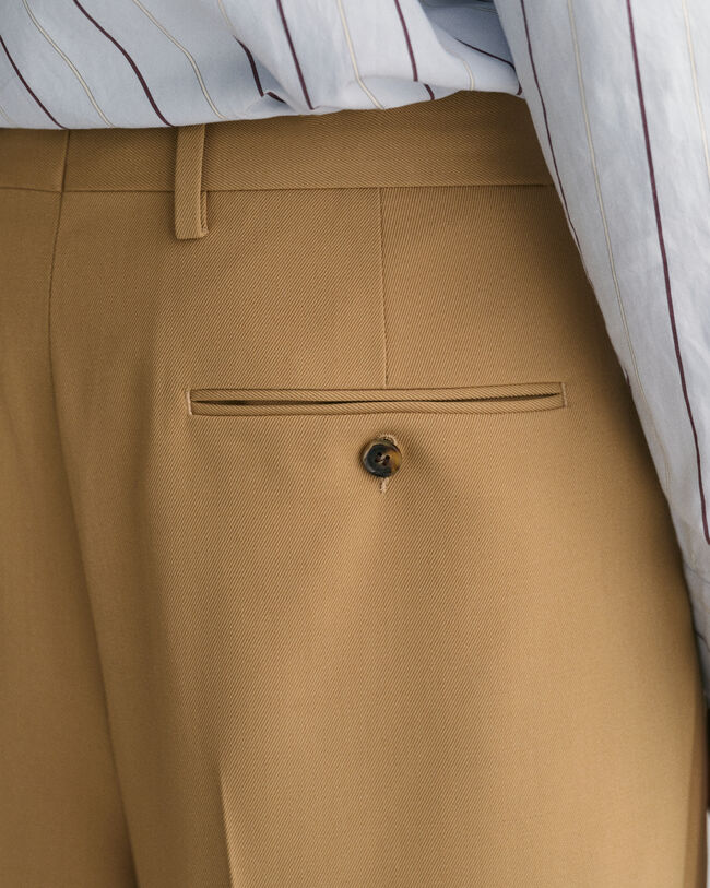Pantalones de pinzas con pernera ancha