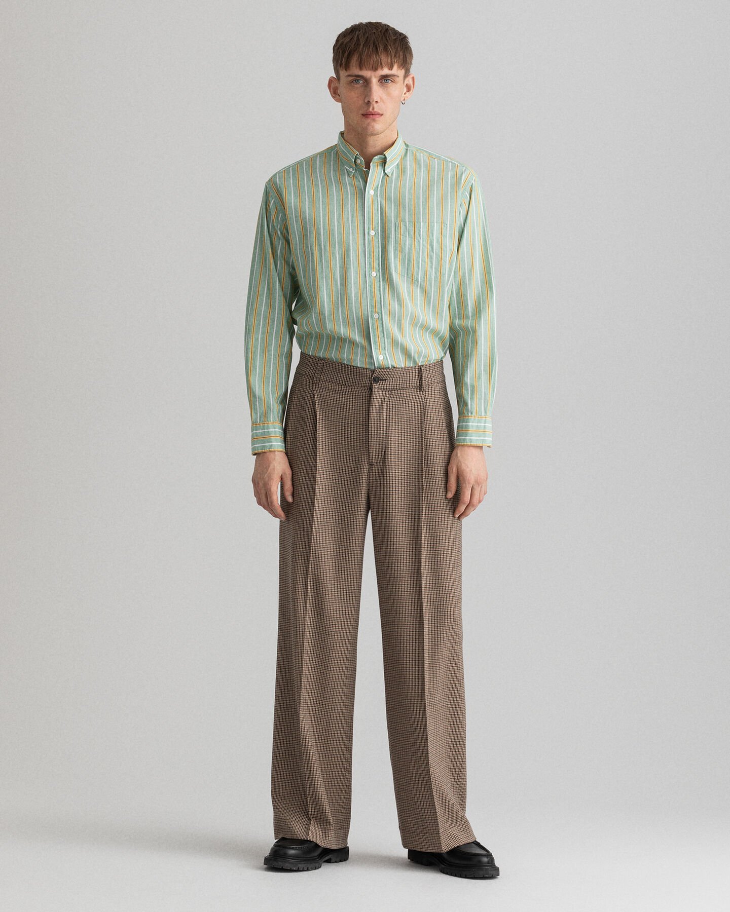 Pantalones de traje a cuadros con pinzas