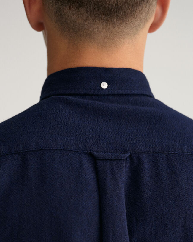 Camisa Regular Fit con dise&ntilde;o de espiga