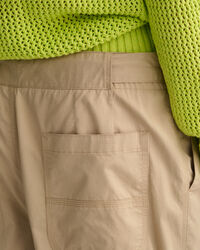 Pantalones de popelina de algod&oacute;n con cintur&oacute;n