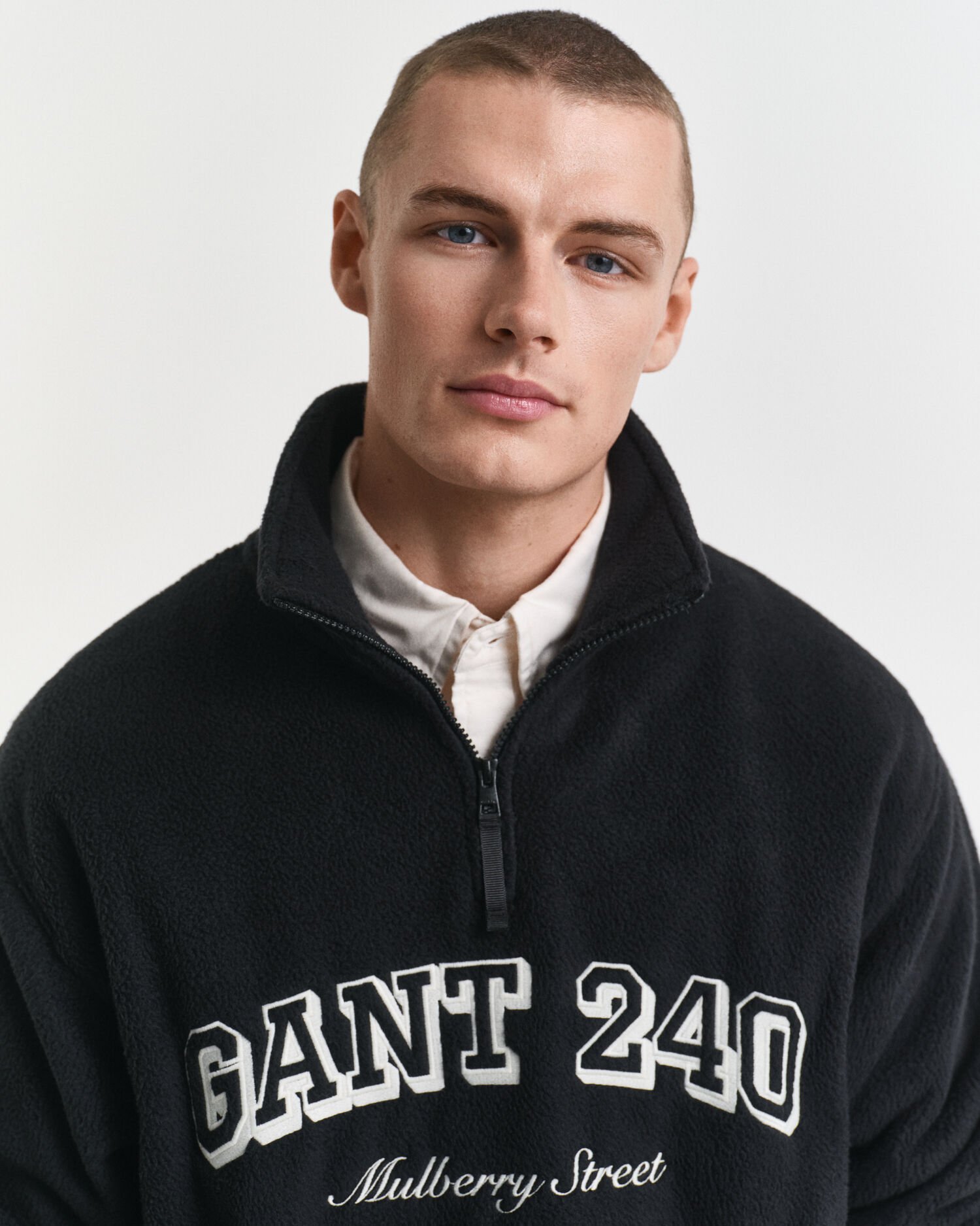 Forro polar con diseño gráfico