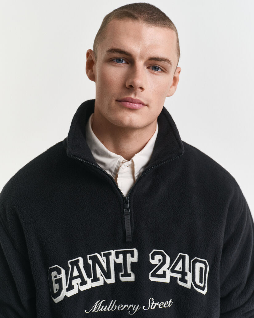 Forro polar con diseño gráfico