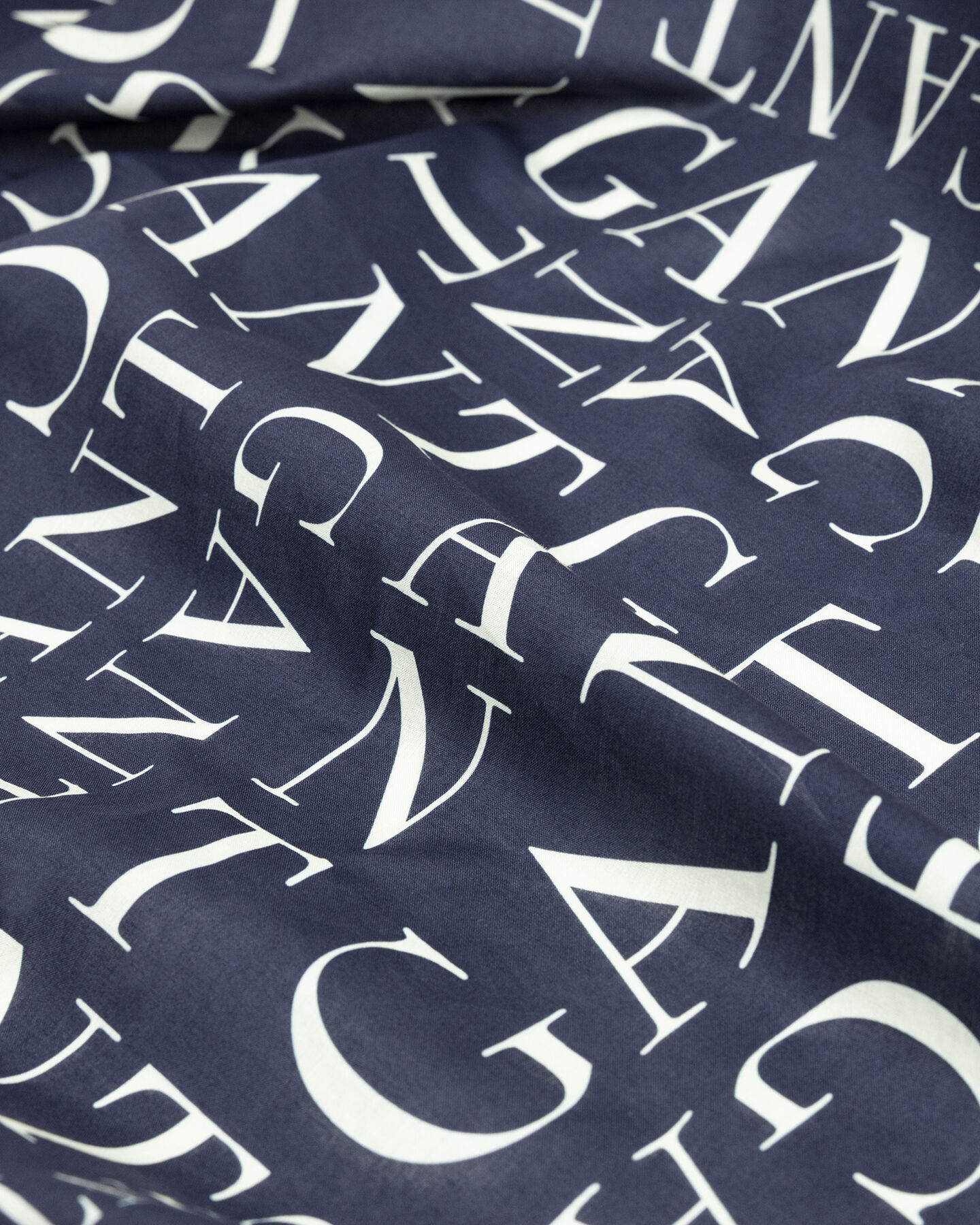 Pareo con estampado Typography