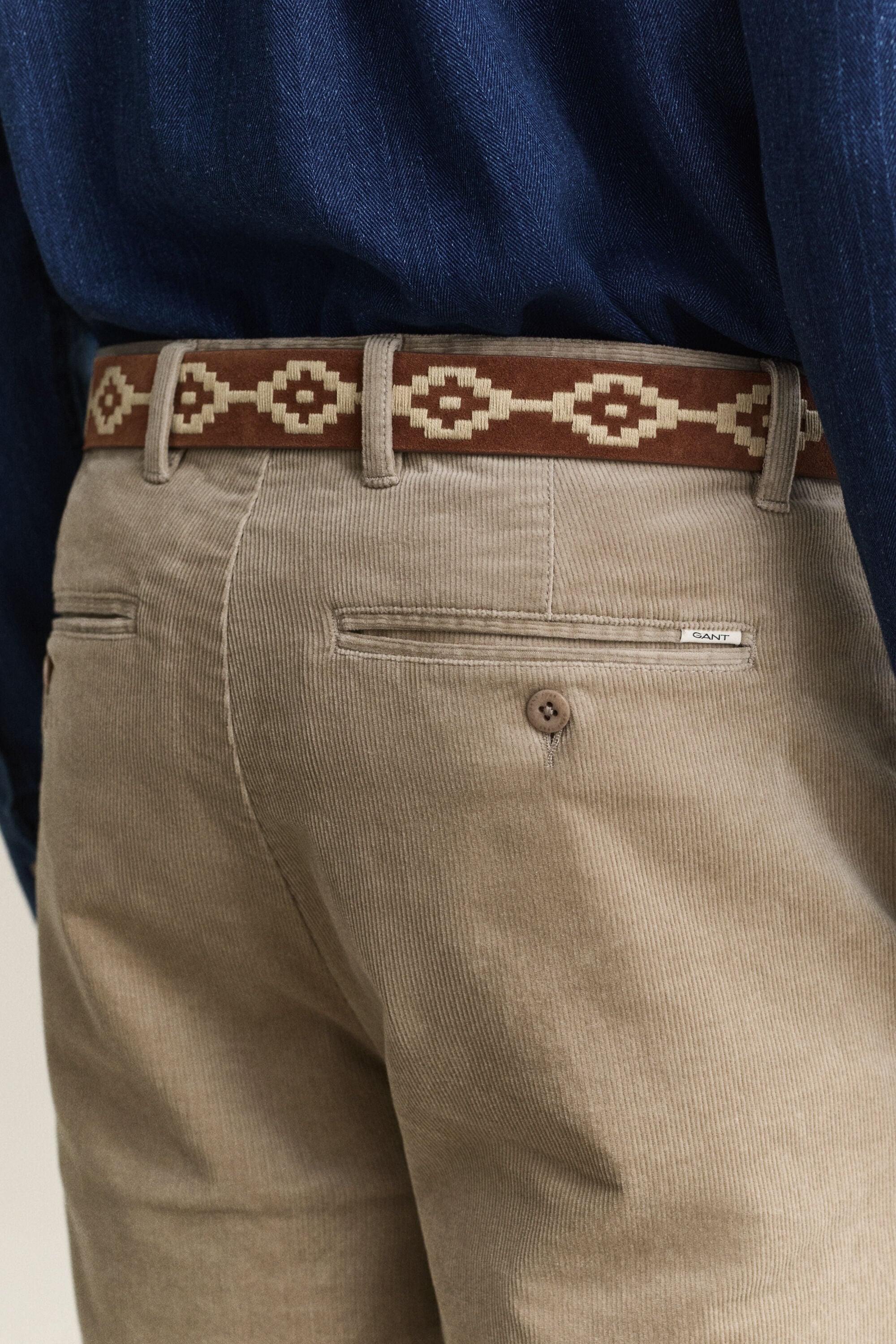 Pantalones chinos Regular Fit de pana