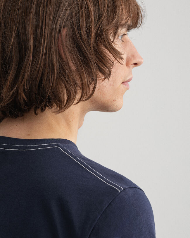 Camiseta Banner Shield Graphic