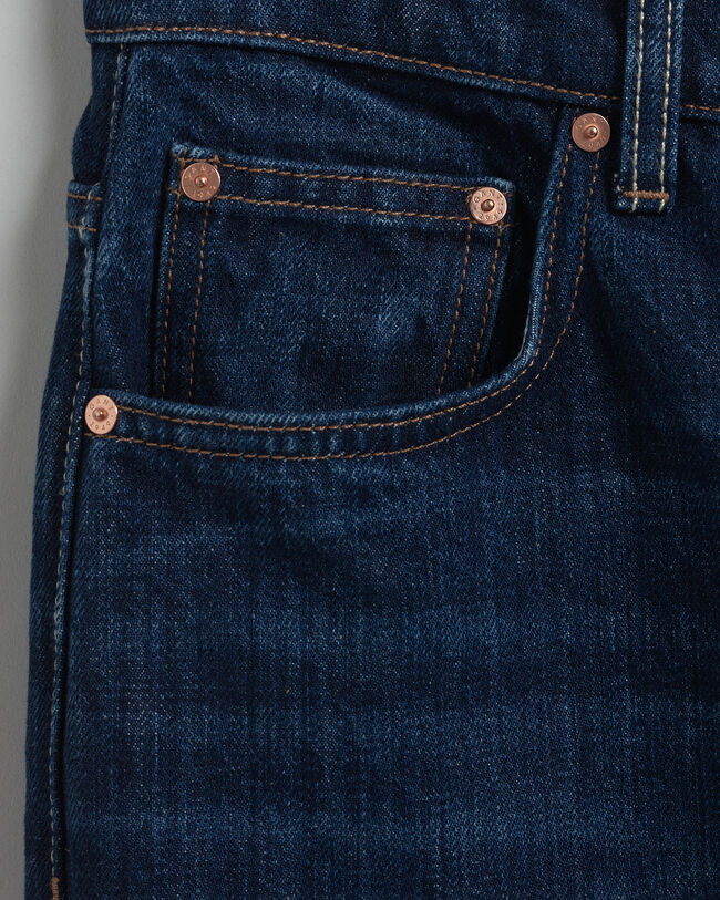 Vaqueros holgados de talle alto y pernera recta