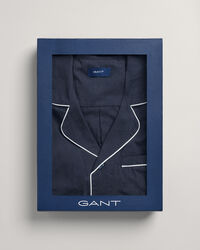 Caja de regalo con pijama con camisa