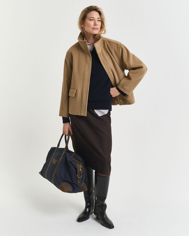 Chaqueta corta de lana con cremallera