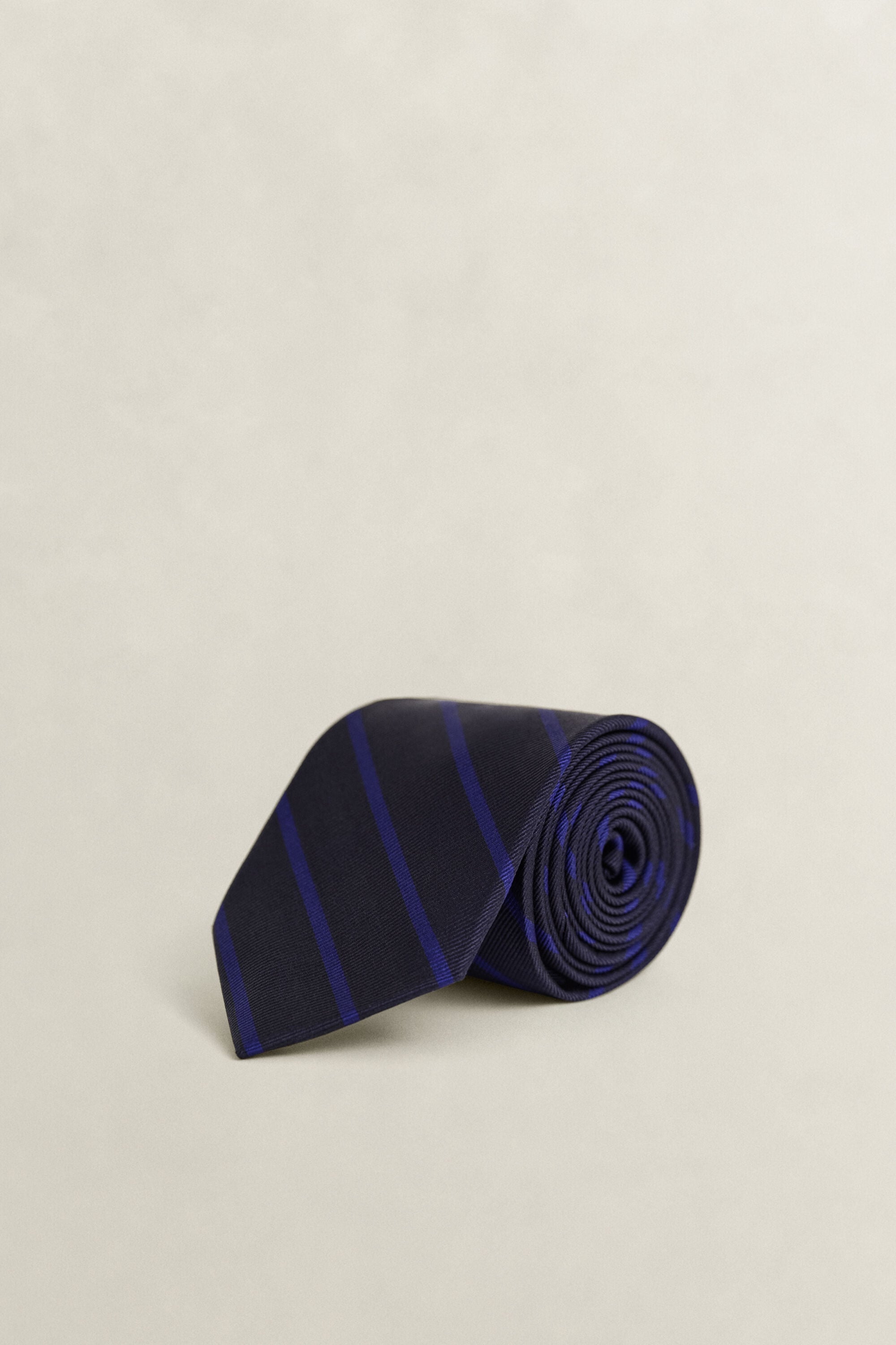 Corbata de rayas Gant x Yale
