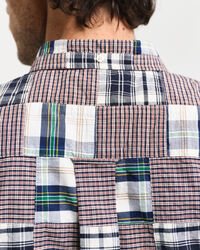 Camisa Relaxed Fit con diseño de parches Remake