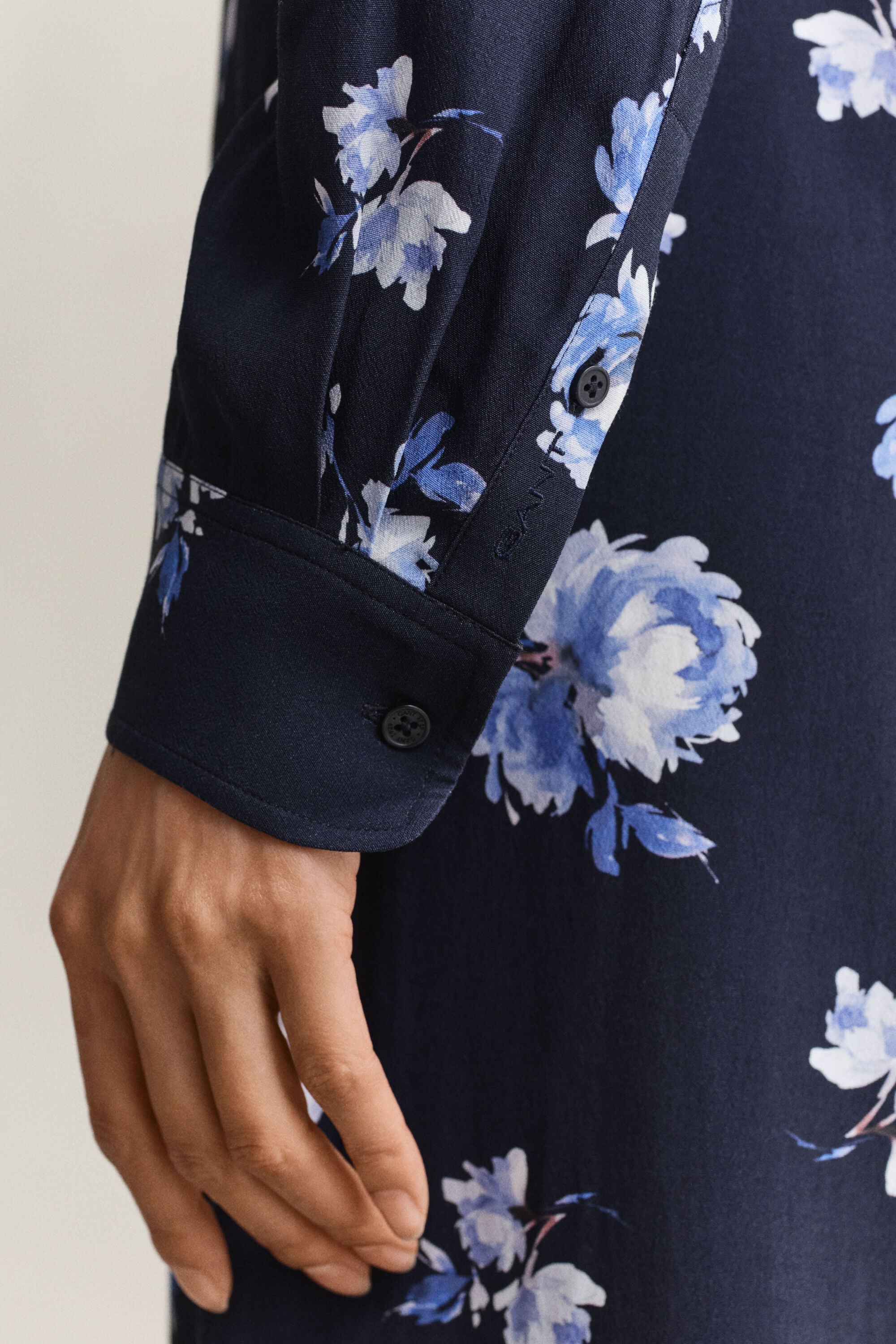 Vestido camisero con estampado floral