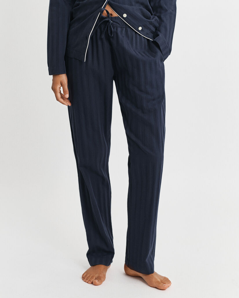 Caja de regalo con pijama de rayas de satén