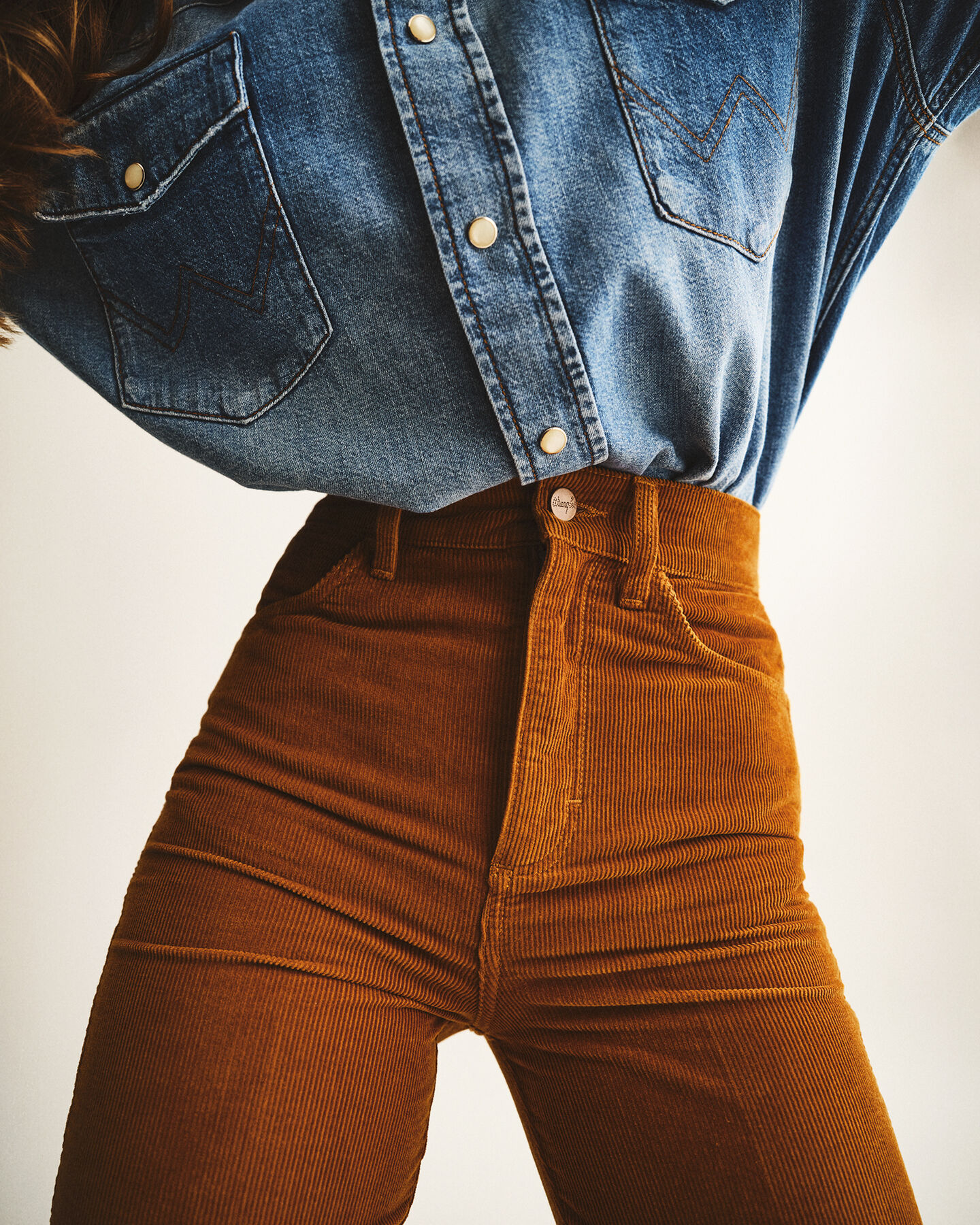 Vaqueros Bootcut de pana Wrangler x GANT