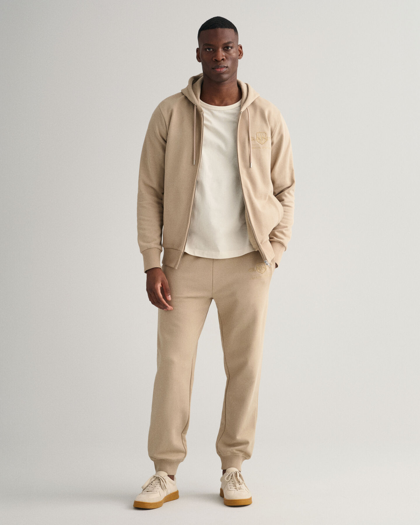 Sudadera con capucha y cremallera Tonal Shield