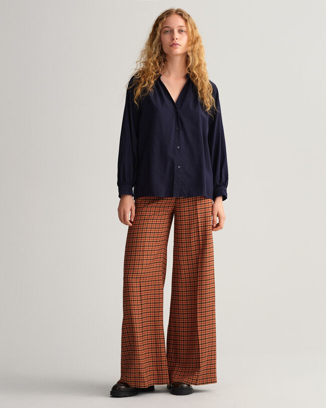 Blusa con cuello recto