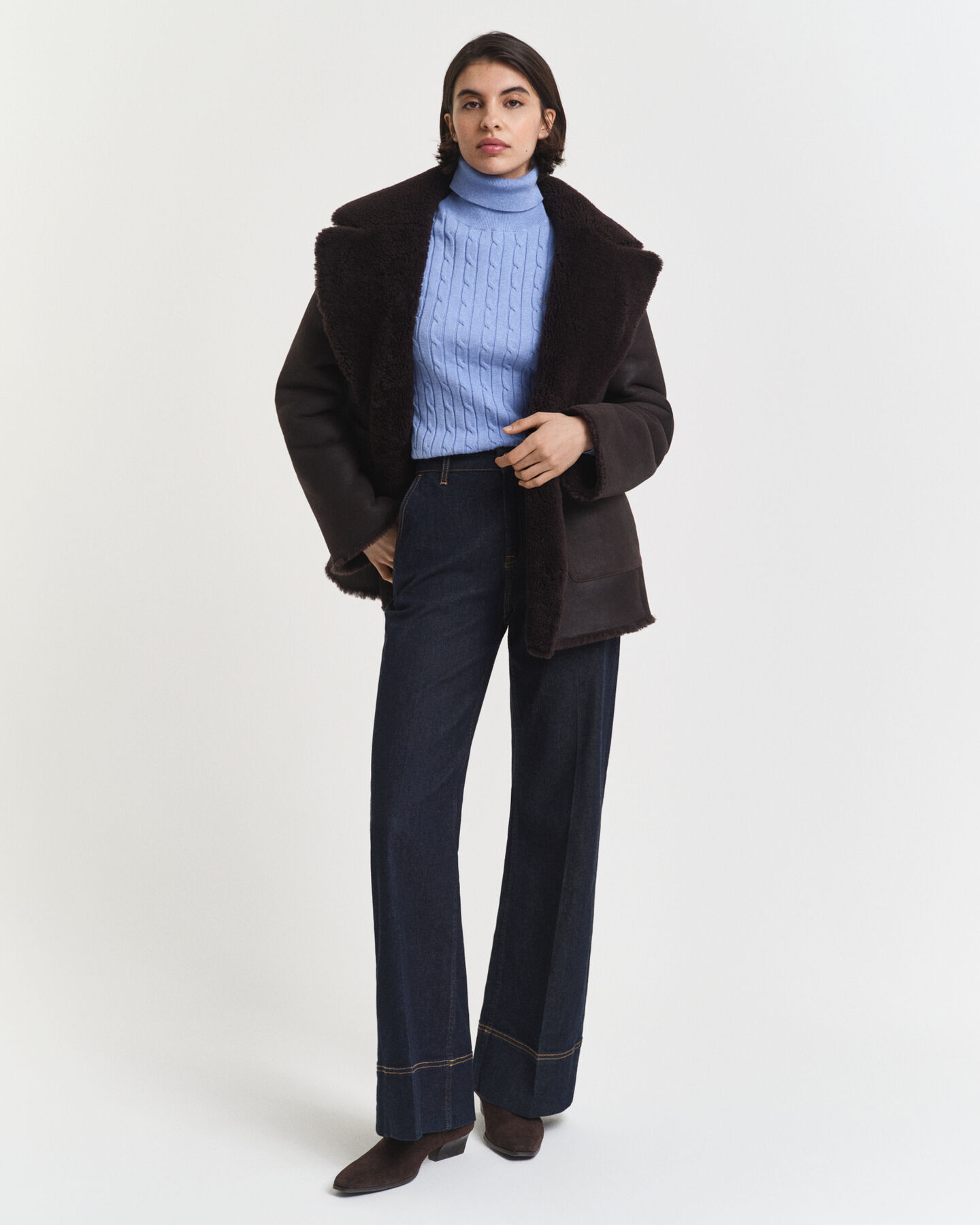 Jersey de punto de ochos en algodón elástico con cuello de cisne