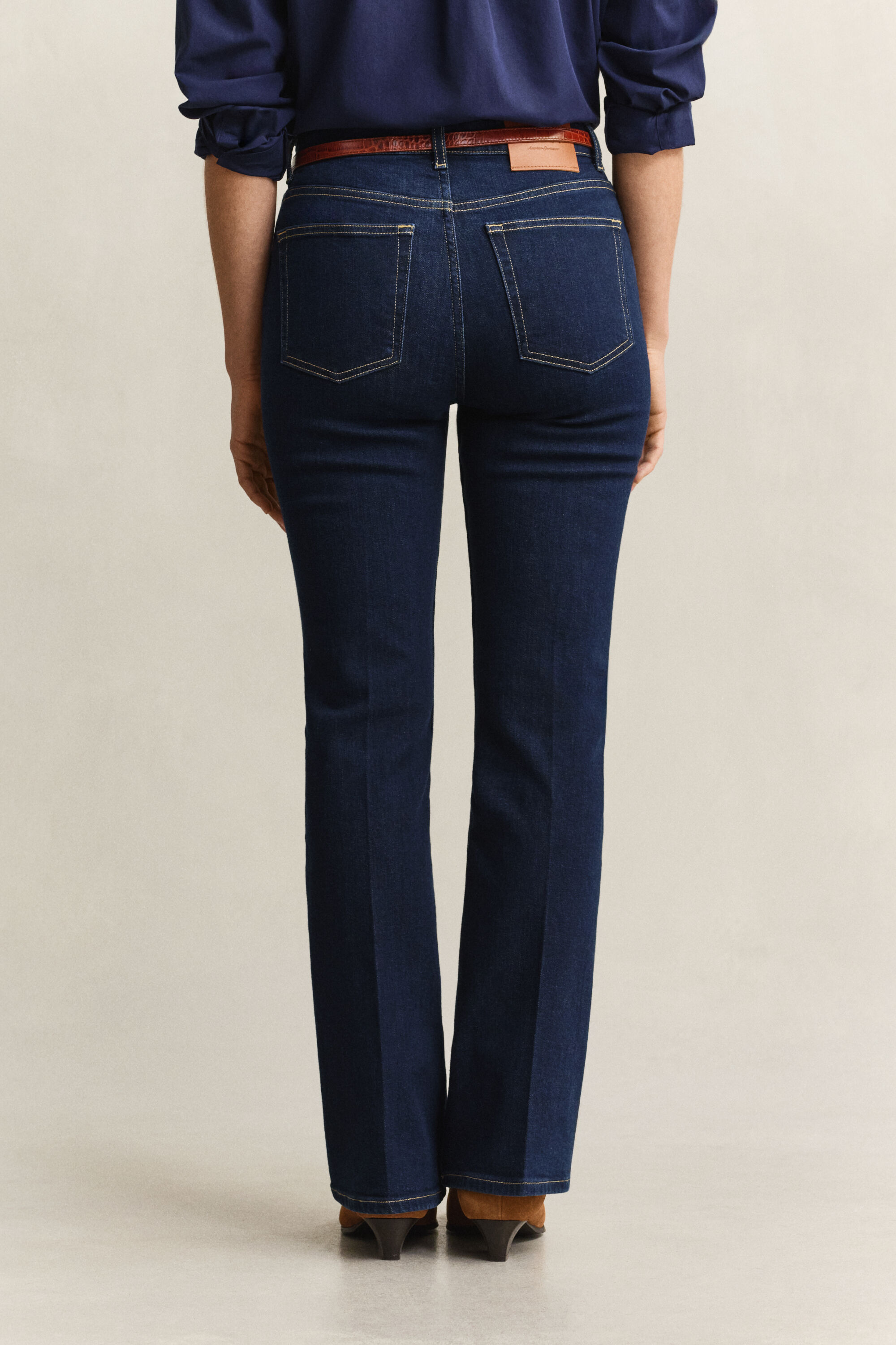 Vaqueros Slim Fit acampanados elásticos