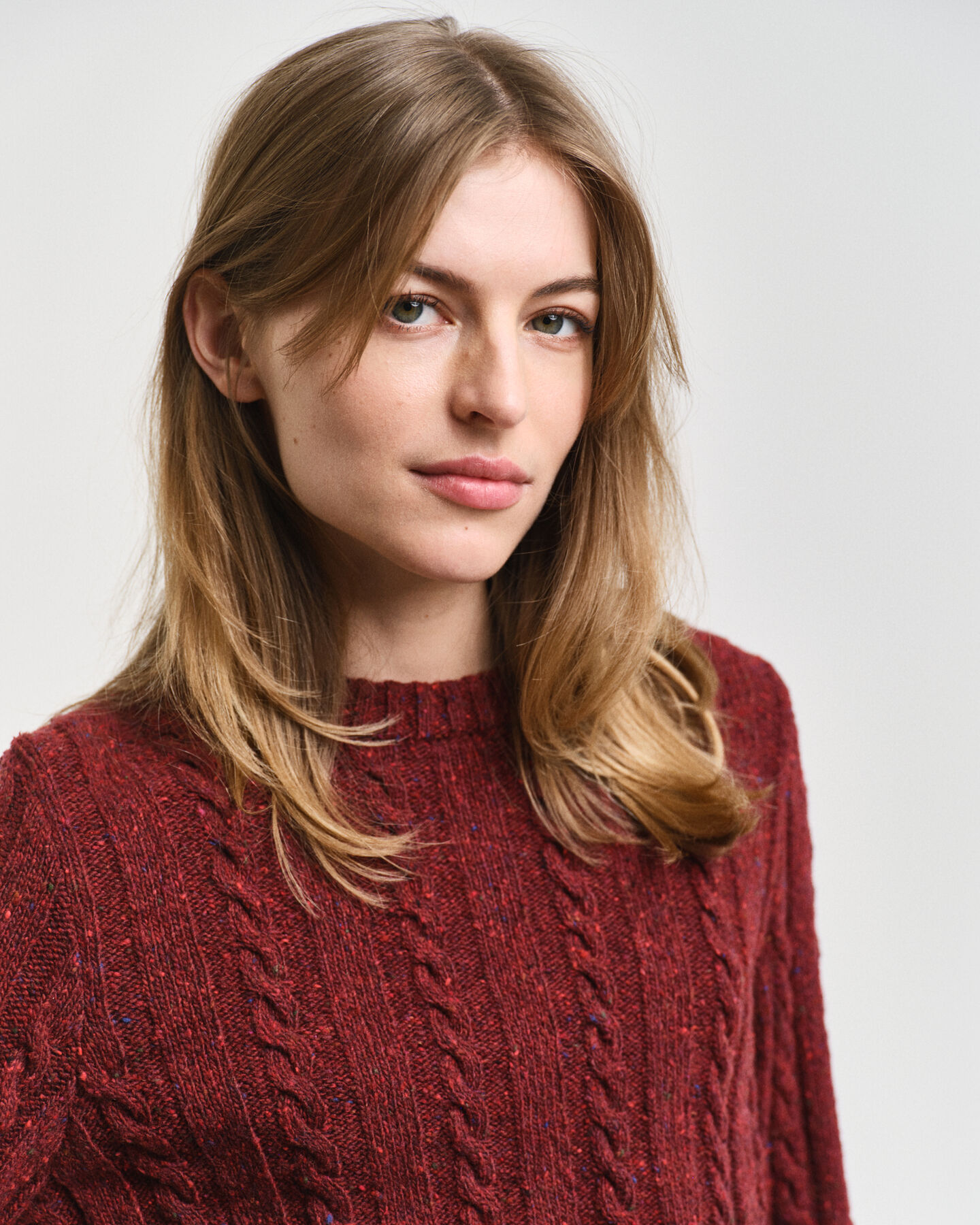 Jersey de cuello redondo y punto de ochos de nepps