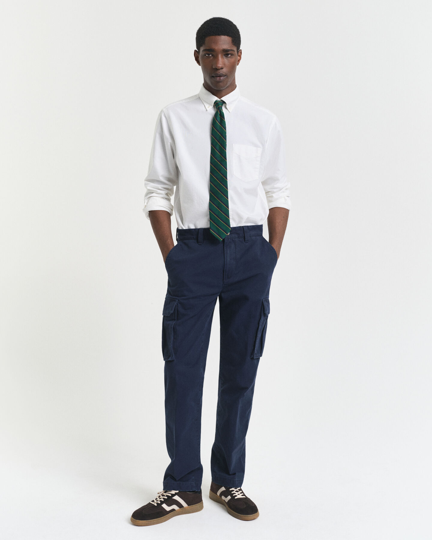 Pantalones cargo Regular Fit de sarga de algod&oacute;n