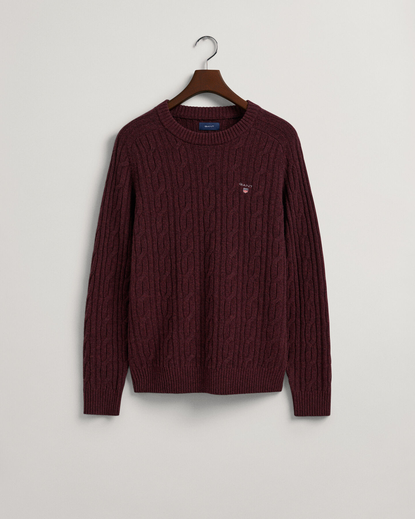 Jersey de cuello redondo y punto de ochos en lana de oveja