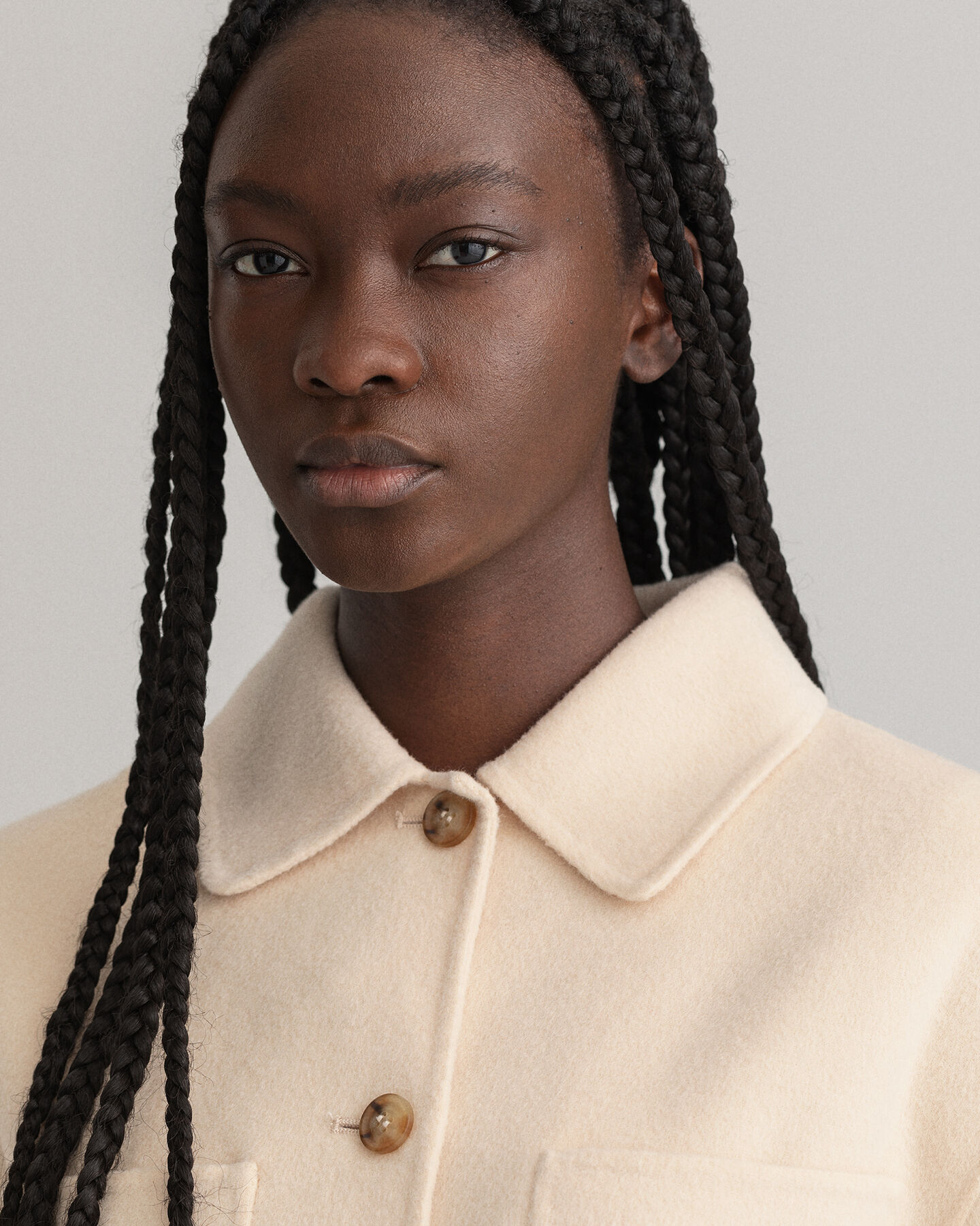 Sobrecamisa cosida a mano