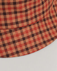 Gorro de pescador a cuadros