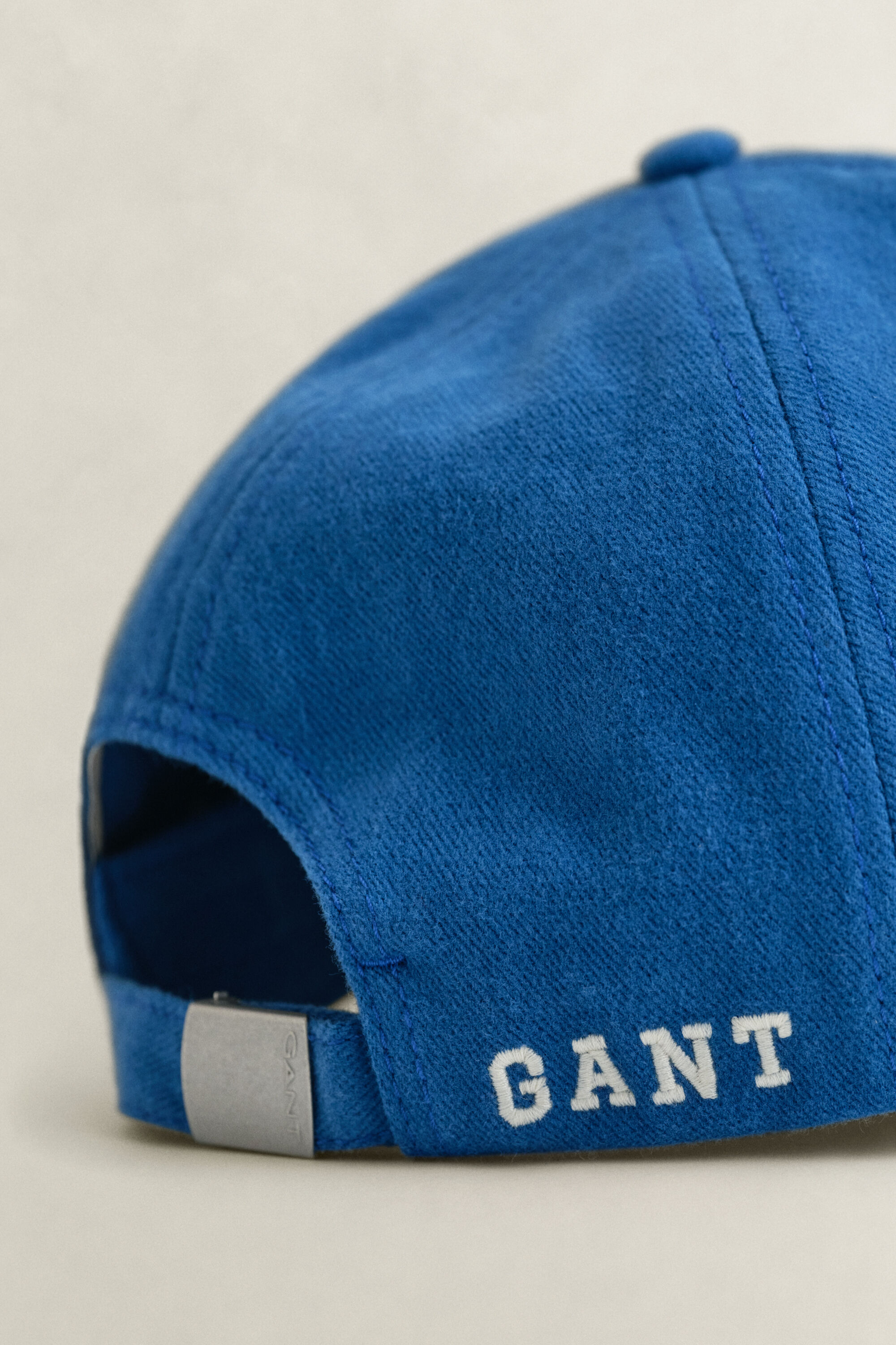 Gorra de molesquín con insignia G
