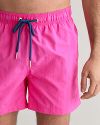 Ba&ntilde;ador corto