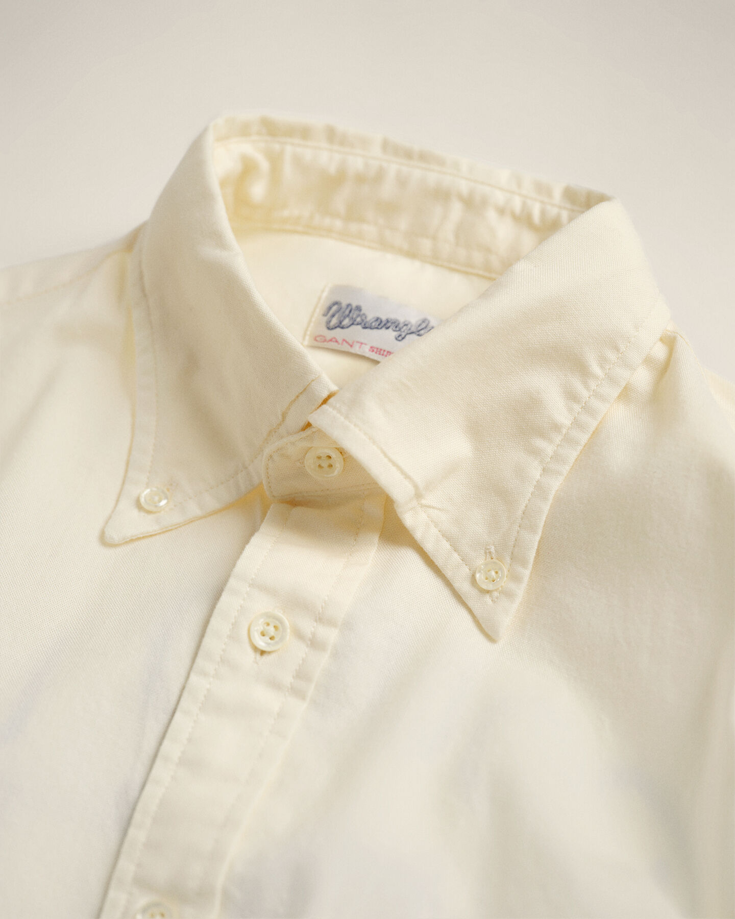 Camisa Oxford Relaxed Fit Wrangler x GANT con bordado