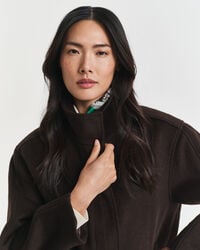 Chaqueta corta de lana con cremallera