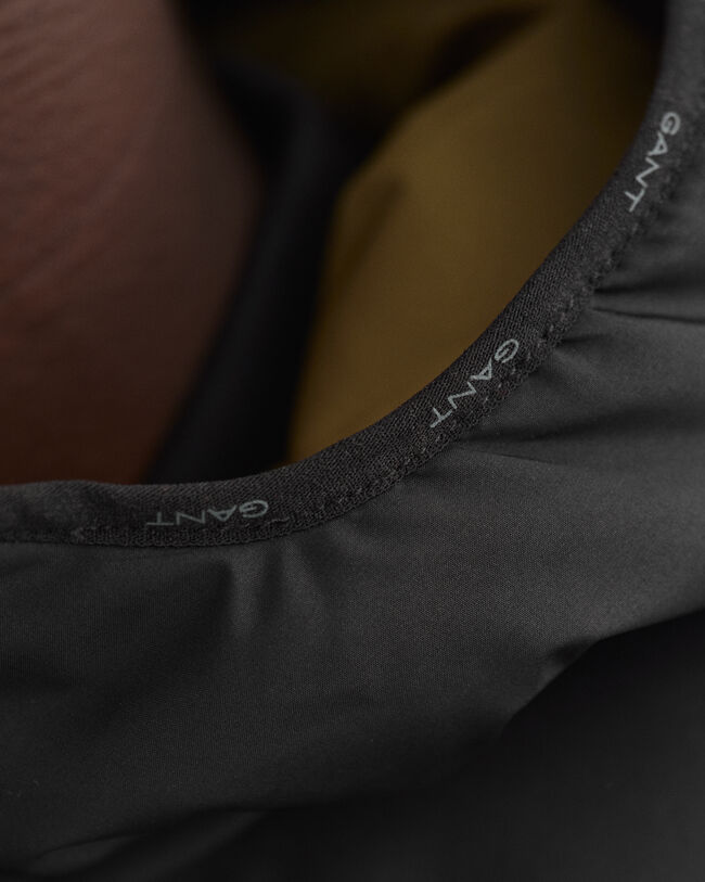 Chaqueta reversible con capucha