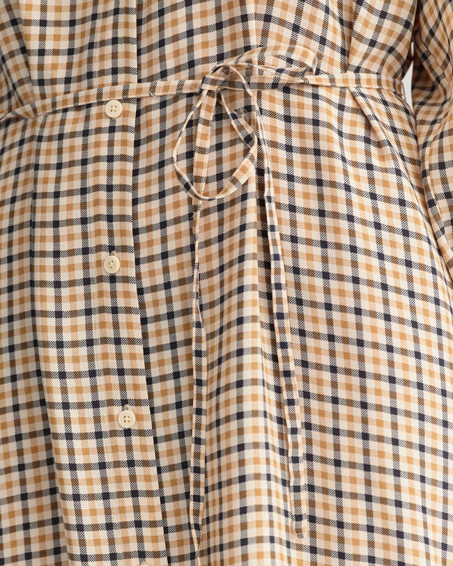 Vestido camisero a cuadros con cuello recto