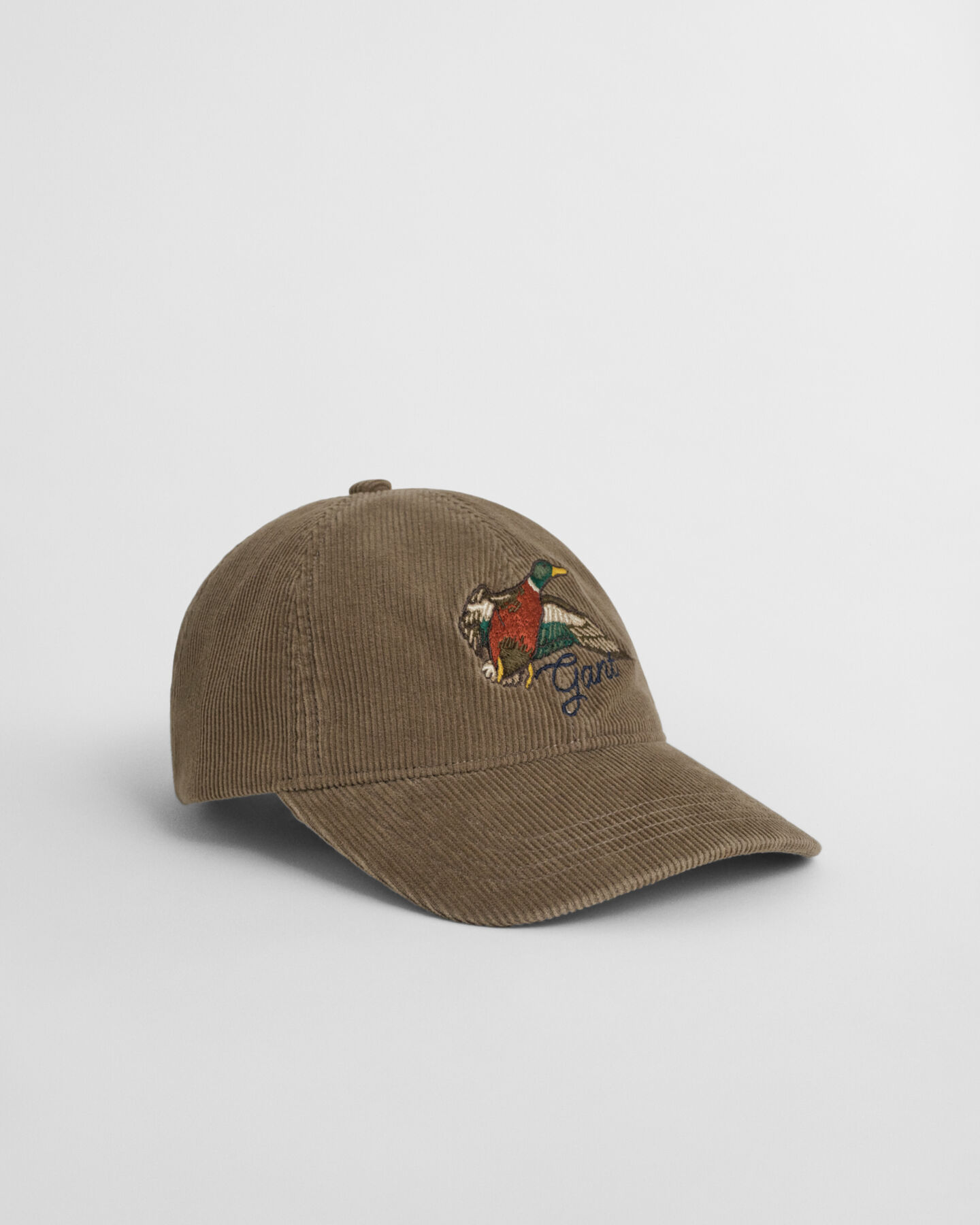 Gorra de pana lavada con bordado