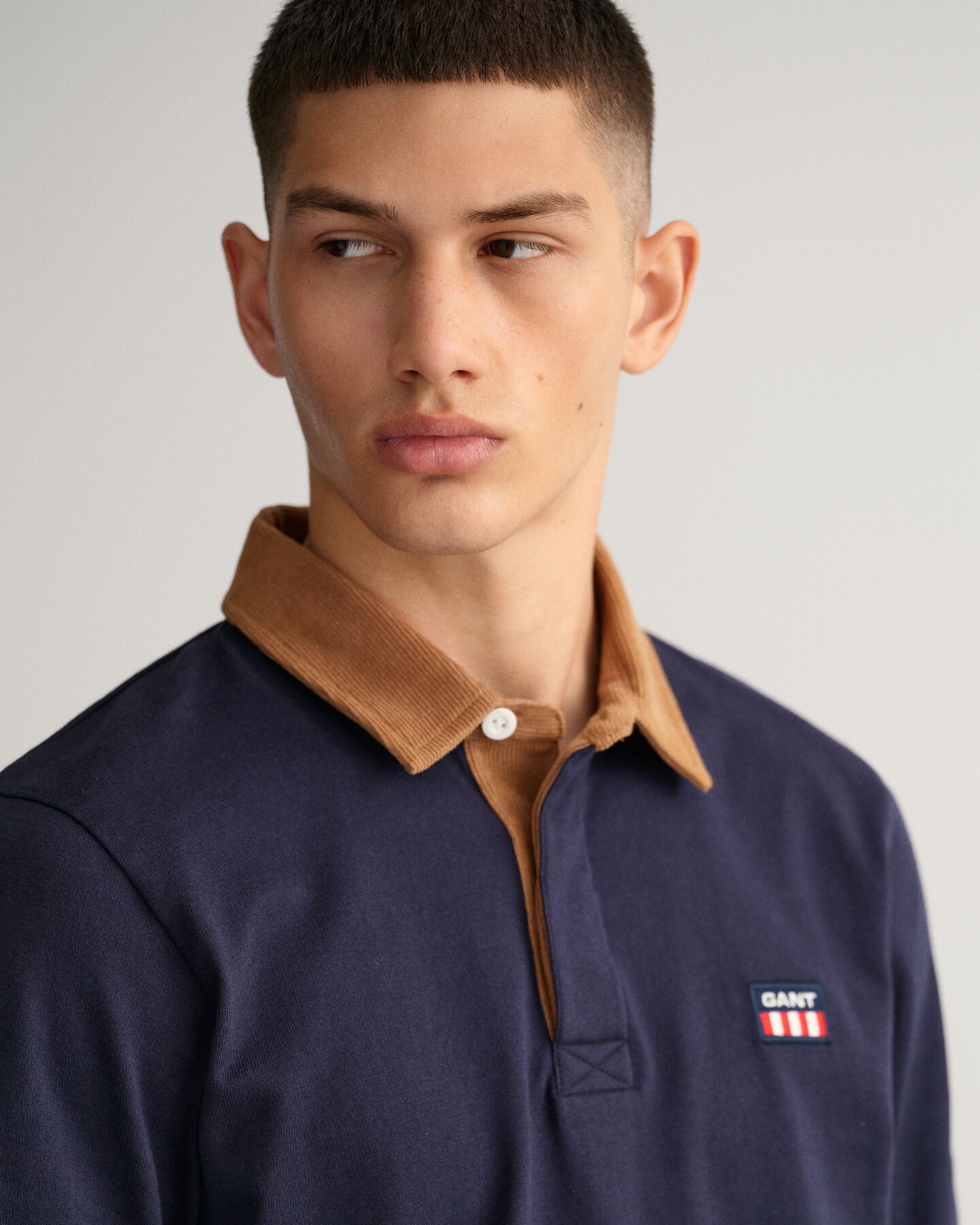 Heavy Rugger con cuello de pana