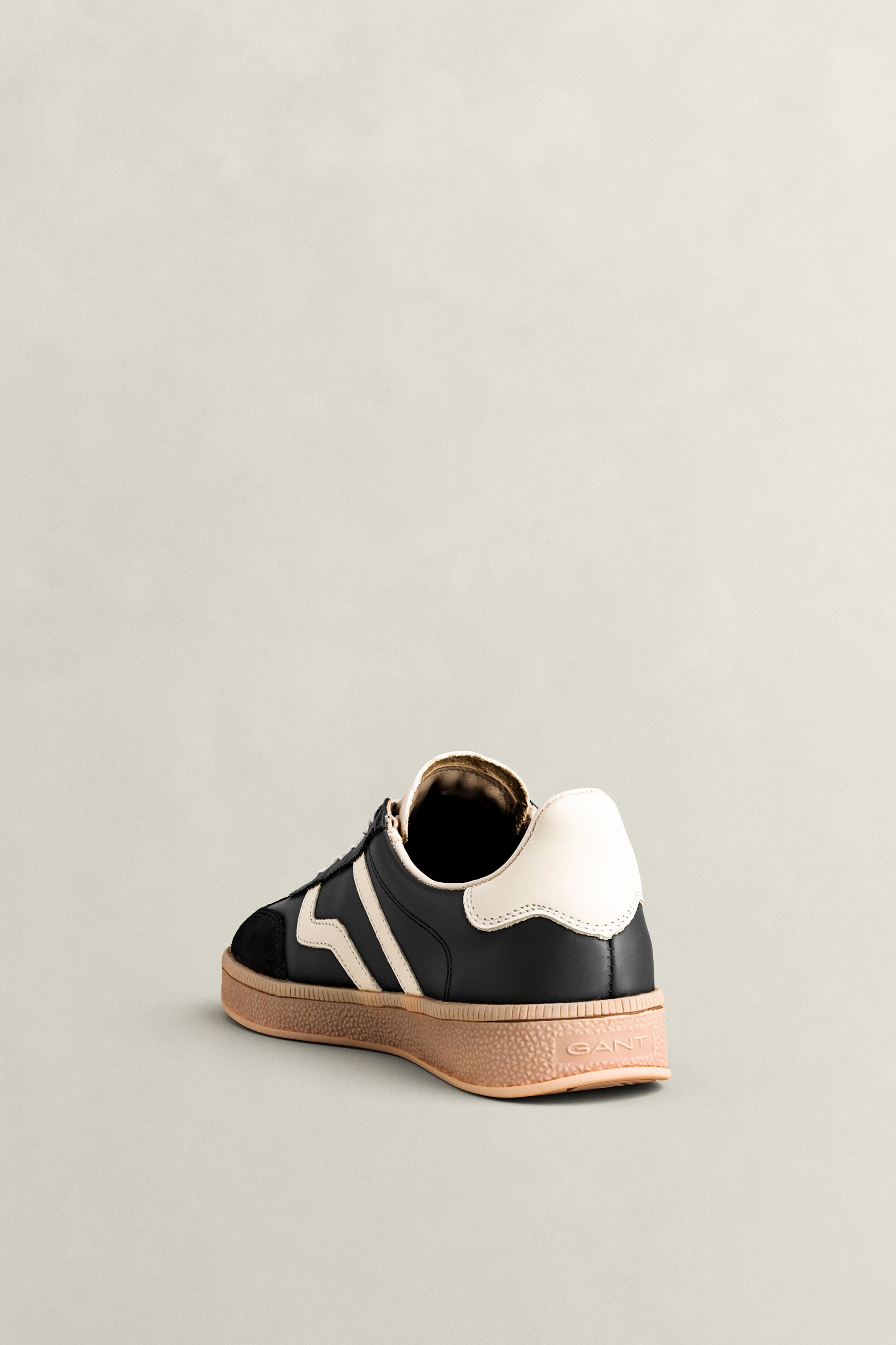 Zapatillas de piel y ante Cuzima
